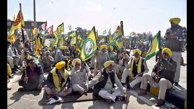 Farmer leaders told HT that they plan to suspend the march since the dialogue with the Union government is set to continue. (Representational photo) (HT File) Farmer leaders told HT that they plan to suspend the march since the dialogue with the Union government is set to continue. (Representational photo) (HT File)