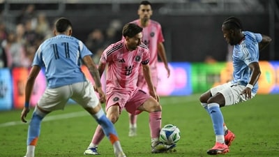 Inter Miami's Argentine forward #10 Lionel Messi fights for the ball with New York's Argentine forward #11 Julian Fernandez during the Major League Soccer (MLS) football match between Inter Miami and New York City at Chase Stadium in Fort Lauderdale. (AFP) Inter Miami's Argentine forward #10 Lionel Messi fights for the ball with New York's Argentine forward #11 Julian Fernandez during the Major League Soccer (MLS) football match between Inter Miami and New York City at Chase Stadium in Fort Lauderdale. (AFP)