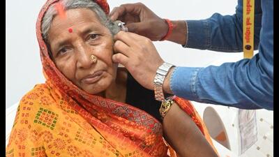 To further support elderly attendees, a 100-bed temporary old age home has been set up in the Kumbh area. (Sourced)