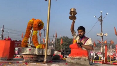 The puja and aarti for the Indian team ahead of the ICC Champions Trophy match was performed in Prayagraj. (Screengrab/X/@PTI_News) The puja and aarti for the Indian team ahead of the ICC Champions Trophy match was performed in Prayagraj. (Screengrab/X/@PTI_News)