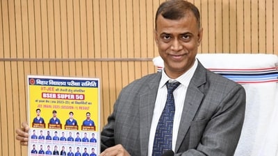 Addressing a press conference recently, Board Chairman Anand Kishore informed that the first batch of 'BSEB Super 50' performed brilliantly in the JEE Mains 2025 Session 1 exams. Addressing a press conference recently, Board Chairman Anand Kishore informed that the first batch of 'BSEB Super 50' performed brilliantly in the JEE Mains 2025 Session 1 exams.