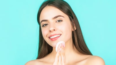 Use the best face toner and keep your skin hydrated. (Adobe Stock) Use the best face toner and keep your skin hydrated. (Adobe Stock)