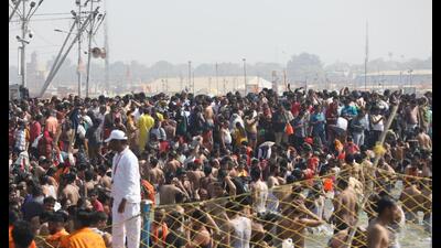 Rush of crowd at Mahakumbh on February 24. (HT photo) Rush of crowd at Mahakumbh on February 24. (HT photo)