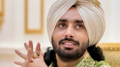 Satinder Sartaaj brought his live show, Mehfil E Sartaaj, to Delhi recently. (India) Satinder Sartaaj brought his live show, Mehfil E Sartaaj, to Delhi recently. (India)