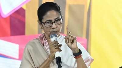West Bengal chief minister Mamata Banerjee on Monday urged male doctors to ensure the safety of their female colleagues (Samir Jana/ Hindustan Times)