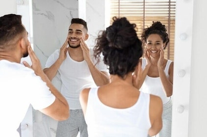 Is Your Sunscreen Harming Your Skin More Than the Sun? (Image by Freepik) Is Your Sunscreen Harming Your Skin More Than the Sun? (Image by Freepik)
