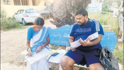 An enumerator records details of a respondent in the Siddipet district of Telangana. (HT photo) An enumerator records details of a respondent in the Siddipet district of Telangana. (HT photo)