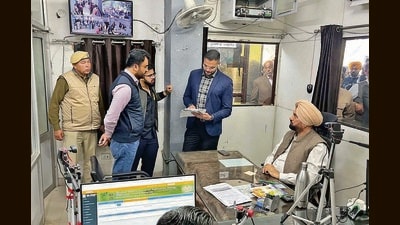 DC Jitendra Jorwal during an inspection at the sub-registrar offices in Ludhiana on Tuesday. (HT Photo)