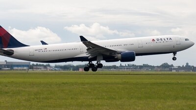 Delta passengers en route to South Carolina forced to evacuate via slides after after haze and smoke fill plane (Pixabay - representational image)