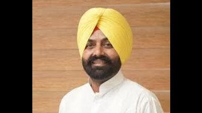 In response to a query from MLAs Sukhwinder Singh Sukhi and Nachhatar Pal regarding bus services to Amritsar airport, Punjab transport minister Laljit Singh Bhullar clarified that the state department does not operate any such service.