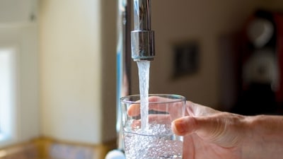 RO water plants in Bengaluru that are maintained by the BBMP will be transferred to BWSSB. (iStock/Hindustan Times Archive) RO water plants in Bengaluru that are maintained by the BBMP will be transferred to BWSSB. (iStock/Hindustan Times Archive)
