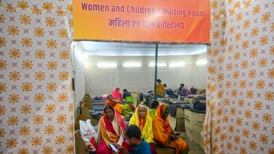 Prayagraj: Devotees at the ‘Women and Children’s Waiting Room', on Maha Shivratri' during the ongoing ‘Maha Kumbh Mela’ festival, in Prayagraj. (PTI) Prayagraj: Devotees at the ‘Women and Children’s Waiting Room', on Maha Shivratri' during the ongoing ‘Maha Kumbh Mela’ festival, in Prayagraj. (PTI)