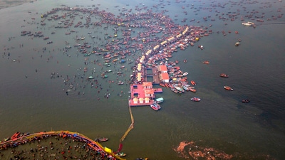 Devotees gather to take a holy dip at Sangam on the occasion of Maha Shivratri during the Maha Kumbh Mela 2025, in Prayagraj, February 26, 2025. (PTI) Devotees gather to take a holy dip at Sangam on the occasion of Maha Shivratri during the Maha Kumbh Mela 2025, in Prayagraj, February 26, 2025. (PTI)
