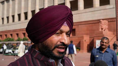 Union minister Ravneet Singh Bittu alleged that Arvind Kejriwal couldn't live without power amid speculations of the AAP leader seeking a Rajya Sabha seat (PTI) Union minister Ravneet Singh Bittu alleged that Arvind Kejriwal couldn't live without power amid speculations of the AAP leader seeking a Rajya Sabha seat (PTI)