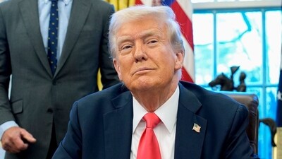 Donald Trump reveals if Russian oligarchs would be eligible to apply for ‘gold card’ (Photographer: Yuri Gripas/Abaca/Bloomberg) (Bloomberg) Donald Trump reveals if Russian oligarchs would be eligible to apply for ‘gold card’ (Photographer: Yuri Gripas/Abaca/Bloomberg) (Bloomberg)