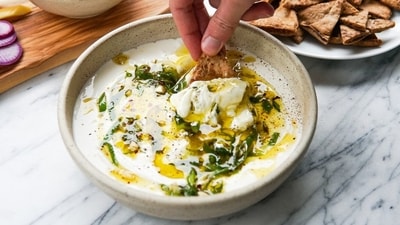 Yoghurt dip with oil Yoghurt dip with oil