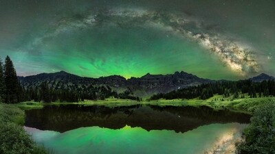 Milky Way reflected in Montana's Hyalite Lake. (Jake Mosher)