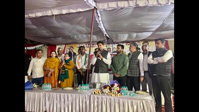Congress leader Deepender Hooda visited Gurugram, engaging with party workers and candidates to boost their morale on Thursday. (HT PHOTO) Congress leader Deepender Hooda visited Gurugram, engaging with party workers and candidates to boost their morale on Thursday. (HT PHOTO)