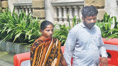 Mumbai, India – Sep 25, 2024: Badlapur sexual assault accused Akshay Shinde's father Anna Shinde and mother outside High Court that it appears from the record that Akshay Shinde was shot dead at point-blank range, in Mumbai, India, on Wednesday, Sept 25, 2024. (Photo by Bhushan Koyande/HT Photo) Mumbai, India – Sep 25, 2024: Badlapur sexual assault accused Akshay Shinde's father Anna Shinde and mother outside High Court that it appears from the record that Akshay Shinde was shot dead at point-blank range, in Mumbai, India, on Wednesday, Sept 25, 2024. (Photo by Bhushan Koyande/HT Photo)