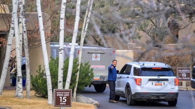 Santa Fe County Sheriff deputies arrive at the Santa Fe Summit gated community where actor Gene Hackman and his wife Betsy Arakawa passed away were earlier found dead, Thursday, Feb. 27, 2025 in Santa Fe, N.M. (AP Photo/Roberto E. Rosales) (AP Photo/Roberto E. Rosales) Santa Fe County Sheriff deputies arrive at the Santa Fe Summit gated community where actor Gene Hackman and his wife Betsy Arakawa passed away were earlier found dead, Thursday, Feb. 27, 2025 in Santa Fe, N.M. (AP Photo/Roberto E. Rosales) (AP Photo/Roberto E. Rosales)