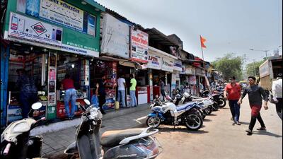 Roughly 20% of the 250,000 slum tenements in Mumbai are commercial establishments, concentrated around the eastern and western suburbs, said BMC officials (Satish Bate/HT PHOTO) Roughly 20% of the 250,000 slum tenements in Mumbai are commercial establishments, concentrated around the eastern and western suburbs, said BMC officials (Satish Bate/HT PHOTO)