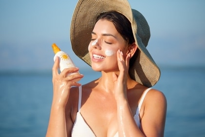 Cloudy or sunny days, sunscreen is a must. (Shutterstock)