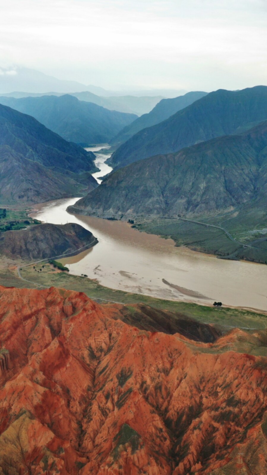 Most bizarre coloured rivers and lakes that look unreal | Hindustan Times