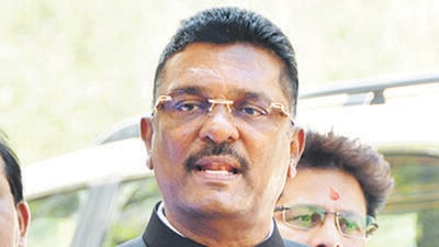 Mumbai, India - February 20, 2023: BSS (Shinde faction) MLAs Sanjay Shirsat, Pratap Sarnaik and Sada Sarvankar speak to the media after taking control of Shiv Sena’s party office, at Vidhan Bhavan, in Mumbai, India, on Monday, February 20, 2023. (Photo by Bhushan Koyande/HT Photo) (HT PHOTO) Mumbai, India - February 20, 2023: BSS (Shinde faction) MLAs Sanjay Shirsat, Pratap Sarnaik and Sada Sarvankar speak to the media after taking control of Shiv Sena’s party office, at Vidhan Bhavan, in Mumbai, India, on Monday, February 20, 2023. (Photo by Bhushan Koyande/HT Photo) (HT PHOTO)