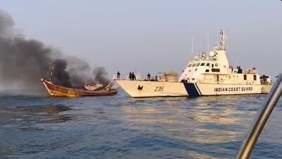 Swift action by the Indian Coast Guard and Indian Navy ensured the safe rescue of all 18 crew members aboard the vessel, Raigad Superintendent of Police said. (HT Photo) Swift action by the Indian Coast Guard and Indian Navy ensured the safe rescue of all 18 crew members aboard the vessel, Raigad Superintendent of Police said. (HT Photo)