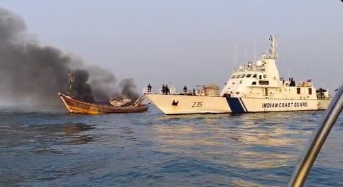 An official said a distress alert came from a trawler owned by one Rakesh Gan, following which the Indian Navy, Coast Guard and Raigad police rushed to the spot. (HT Photo) An official said a distress alert came from a trawler owned by one Rakesh Gan, following which the Indian Navy, Coast Guard and Raigad police rushed to the spot. (HT Photo)