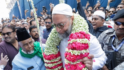 All India Majlis-e-Ittehadul Muslimeen (AIMIM) chief Asaduddin Owaisi receives a warm welcome by party supporters during the 67th Youm-e-Tasees (Foundation Day). (ANI) All India Majlis-e-Ittehadul Muslimeen (AIMIM) chief Asaduddin Owaisi receives a warm welcome by party supporters during the 67th Youm-e-Tasees (Foundation Day). (ANI)