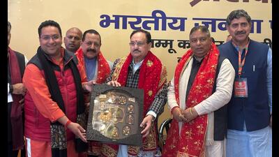 BJP national president JP Nadda being presented a souvenir at Katra on Saturday. (HT photo)
