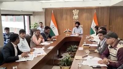 Delhi environment minister Manjinder Singh Sirsa chairs a meeting on Saturday. (PTI) Delhi environment minister Manjinder Singh Sirsa chairs a meeting on Saturday. (PTI)