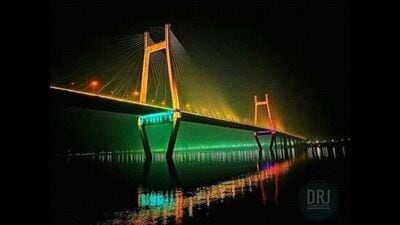 Facade lighting at the New Yamuna Bridge, near Sangam, in Prayagraj. (Anil Kumar Maurya/HT) Facade lighting at the New Yamuna Bridge, near Sangam, in Prayagraj. (Anil Kumar Maurya/HT)