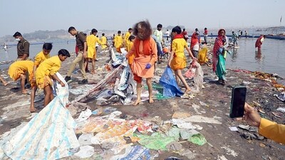 A 15-day special cleanliness drive began at the Maha Kumbh Mela grounds/ (HT) A 15-day special cleanliness drive began at the Maha Kumbh Mela grounds/ (HT)