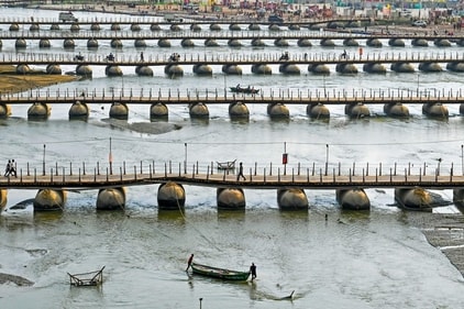 The Uttar Pradesh Fire Department has launched a unique initiative to distribute Sangam water to people across all 75 districts of the state. (HT ) The Uttar Pradesh Fire Department has launched a unique initiative to distribute Sangam water to people across all 75 districts of the state. (HT )
