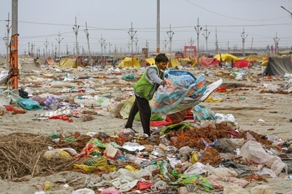Yogi Adityanath said that the Maha Kumbh 2025 at Prayagraj has sent the message of 'Ek Bharat-Shrestha Bharat-Sarvasamaveshi Bharat.' (HT ) Yogi Adityanath said that the Maha Kumbh 2025 at Prayagraj has sent the message of 'Ek Bharat-Shrestha Bharat-Sarvasamaveshi Bharat.' (HT )