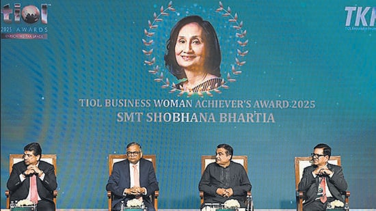 Mumbai, India. Mar 01, 2025: Shobhana Bhartia, Chairman & Editorial Director, Hindustan Times received the TIOL Exemplary Business Woman Award 2025 at the J.W. Marriott Hotel in Mumbai on Saturday. Mumbai, India. Mar 01, 2025. (Photo by Raju Shinde/HT Photo) (Hindustan Times)