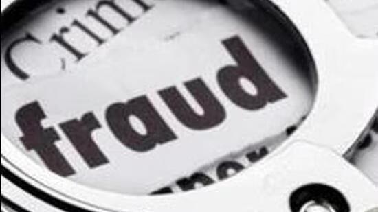 The accused took ₹35,000 from the complainant, promising to arrange their visas within a couple of months. (HT photo for representation)