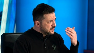 Volodymyr Zelenskyy mocked for ‘ridiculous costume’ he wore during Trump meeting (AP/PTI) (AP03_01_2025_000017B) (AP) Volodymyr Zelenskyy mocked for ‘ridiculous costume’ he wore during Trump meeting (AP/PTI) (AP03_01_2025_000017B) (AP)