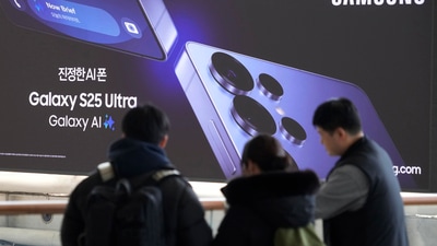 A screen advertising of Samsung Electronics' Galaxy S25 Ultra phone, with artificial intelligence capabilities, is seen at the Seoul Railway Station in Seoul, South Korea, Monday, Feb. 17, 2025. (AP Photo/Ahn Young-joon) (AP)