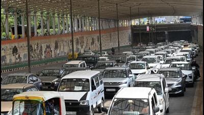 Vehicular congestion seen at Pragati Maidan underpass as traffic moves towards India Gate Circle, on February 20, 2025. (Hindustan Times) Vehicular congestion seen at Pragati Maidan underpass as traffic moves towards India Gate Circle, on February 20, 2025. (Hindustan Times)