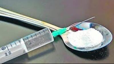 While the accused were trying to evade a checkpoint, they were nabbed by Kharar police. (iStock)