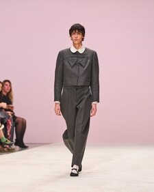 Peter pan collar design at the Vivetta show