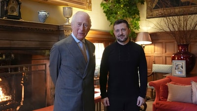 Volodymyr Zelenskyy ‘warmly received’ by King Charles in UK as pressure grows on PM to withdraw his royal visit invitation to Trump (Joe Giddens/Pool via AP) (AP) Volodymyr Zelenskyy ‘warmly received’ by King Charles in UK as pressure grows on PM to withdraw his royal visit invitation to Trump (Joe Giddens/Pool via AP) (AP)