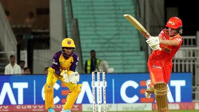 Gujarat Giants' batter Beth Mooney plays a shot against Uttar Pradesh Wizards. (PTI) Gujarat Giants' batter Beth Mooney plays a shot against Uttar Pradesh Wizards. (PTI)