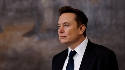 The administration sent out a second round of emails on Friday evening in a renewed push by billionaire Elon Musk and his Department of Government Efficiency team to assess the performance of government employees. (Reuters)