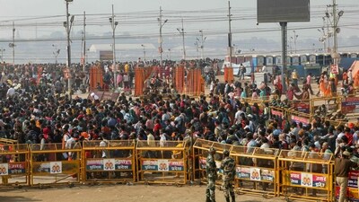 Before: Police personnel stand guard as pilgrims crowd at Sangam on the occasion of Maha Shivaratri during the Maha Kumbh Mela on February 26, 2025. (Niharika Kulkarni/ AFP) Before: Police personnel stand guard as pilgrims crowd at Sangam on the occasion of Maha Shivaratri during the Maha Kumbh Mela on February 26, 2025. (Niharika Kulkarni/ AFP)