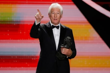 Richard Gere holds the International Goya Award during the Spanish Film Academy's Goya Awards ceremony in Granada, Spain February 8, 2025. REUTERS/Jon Nazca (REUTERS)