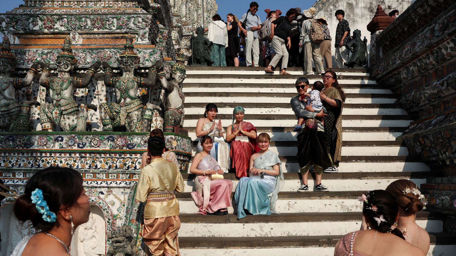 No more dry days? Thailand set to let tourists drink alcohol on Buddhist holidays | Travel